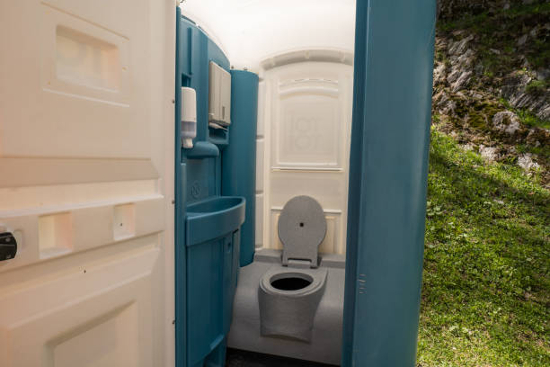 Best Portable restroom trailer rental  in Hobe Sound, FL